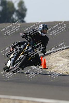 media/Nov-01-2025-TrackDaz (Sat) [[2b4d5192bc]]/C Group/1240pm (Turn 2 Outside)/